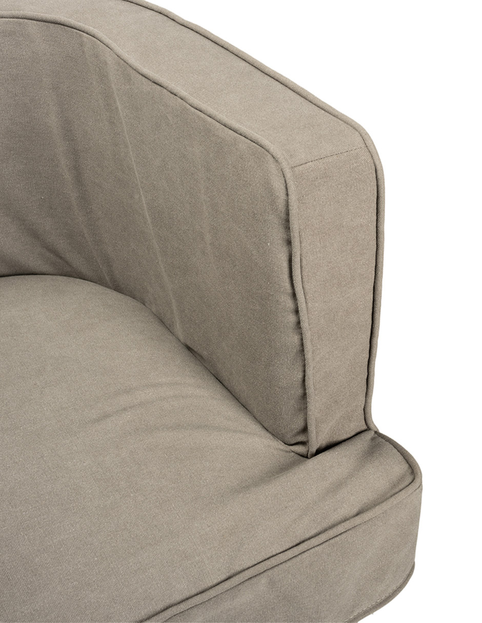 Silla con brazos Cass de madera