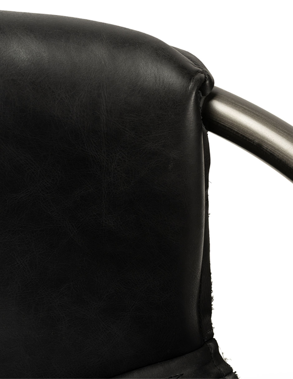 Silla con brazos Qatif de piel 7